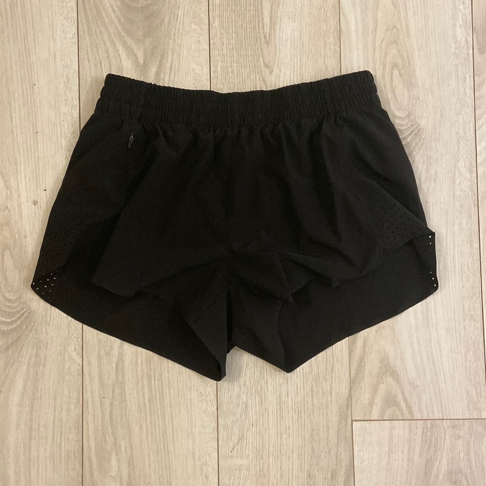 Athleta 3” Hustle Short. Size Small. Black